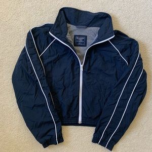 Crop windbreaker